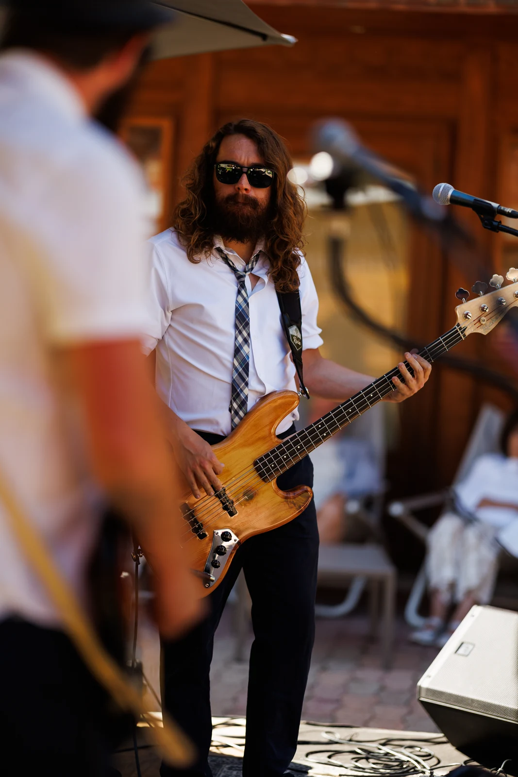 Ludo à la basse en concert